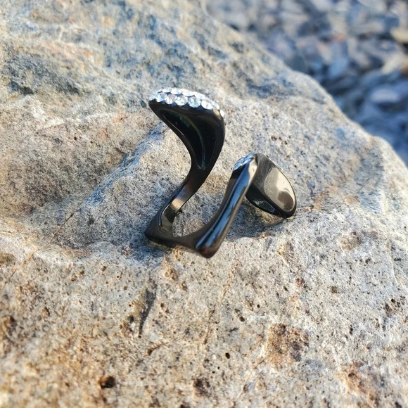 DIVA Black Ion Plated Stainless Steel Ring - sz 5 to 5.5 - Picture 4 of 7